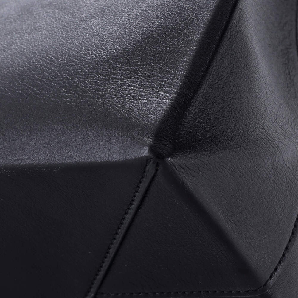 Balenciaga Duty Free Chain Tote Leather #238856B18B - Picture 6 of 7